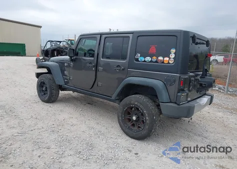 2016 Jeep Wrangler Unlimited Sport z USA, uszkodzony, nr VIN 1C4BJWDG9GL327392